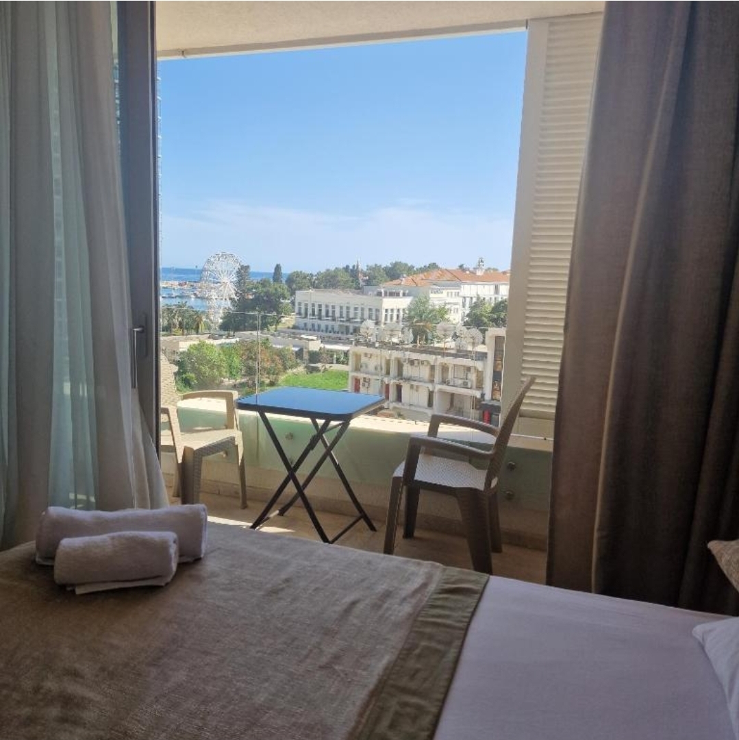 Apt 302 — Pogled sa balkona